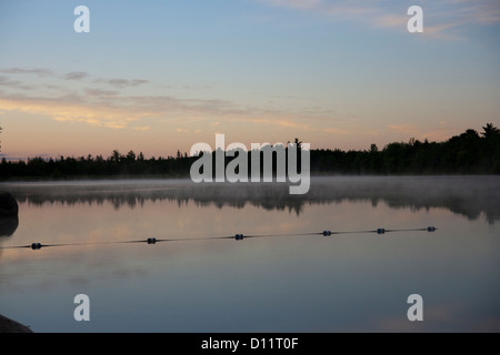 Sonnenaufgang über dem Ottawa River, Kanada Ontario Stockfoto