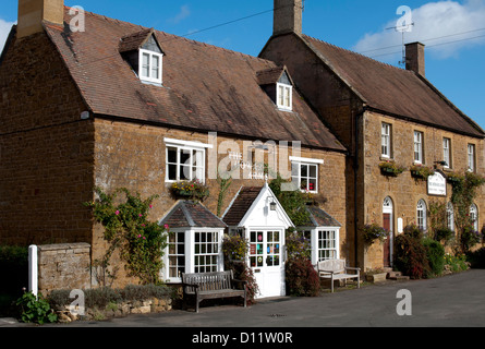 Die Howard Arms Pub, Ilmington, Warwickshire, England, UK Stockfoto