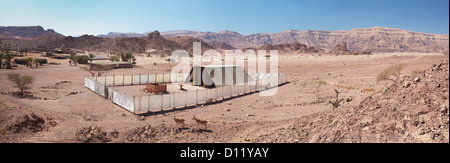 Replik des Zeltes der Begegnung und Bronzealtar; Timna Park Araba Israel Stockfoto