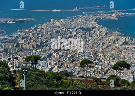 die Stadt Trapani gesehen von Erice, Sizilien, Italien Stockfoto