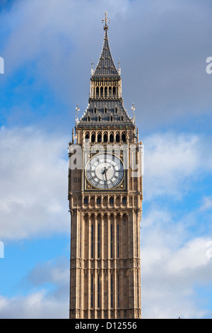 Elizabeth Tower (aka Big Ben) am nördlichen Ende des Palace of Westminster, London, England, UK. Stockfoto