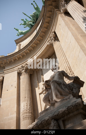 Skulptur Dekoration der Grand Palais des Champs-Elysées, Paris. Stockfoto