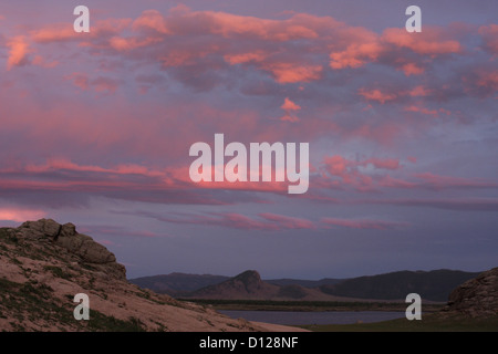 Sonnenuntergang am Tsagaan Nuur (weißer See) Stockfoto