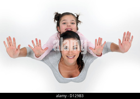 erhöhte Ansicht der Schwestern fröhlich Stockfoto