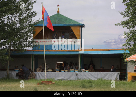 Richters Stand auf der Wrestling-Turnier, Naadam-fest, Chandmani, Stockfoto