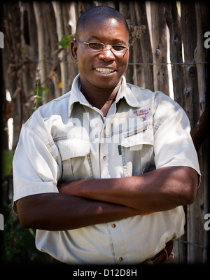 Game Guide bei Mushara Lodge, Etosha, Caprivi Region, Namibia, Afrika. Stockfoto