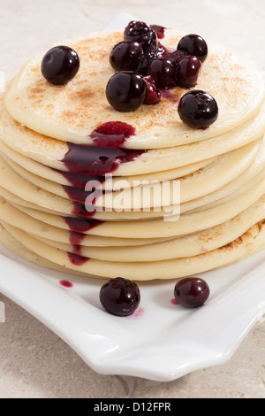 Pfannkuchen mit Heidelbeeren Stockfoto