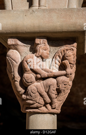 Schauplatz der Massaker der unschuldigen Kinder. Kapital im Kreuzgang des Klosters San Juan De La Pena in Aragón, Spanien Stockfoto