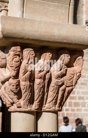 Schauplatz der Massaker der unschuldigen Kinder. Kapital im Kreuzgang des Klosters San Juan De La Pena in Aragón, Spanien Stockfoto