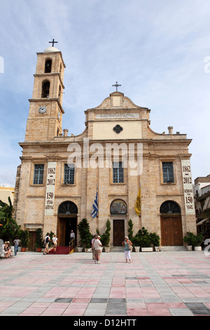 Griechische orthodoxe Kathedrale (Kirche von der Trimartyri) in Chania auf Kreta, Griechenland. Stockfoto