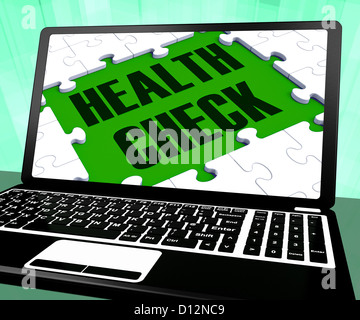 Gesundheits-Check auf Laptop zeigt, Wohlbefinden und medizinische Betreuung Stockfoto