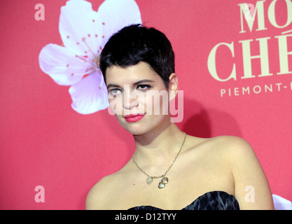 Britisches Model und It Girl Pixie Geldof für die Party von Barbara Day im Schloss Nymphenburg in München, Deutschland, 4. Dezember 2012 kommt. Ein Schokoladenhersteller initiierte Veranstaltung anlässlich der Barbara Day, Gelder für die Hilfsorganisation "Strassenkinder e.V. Leipzig". Foto: Ursula Düren Stockfoto