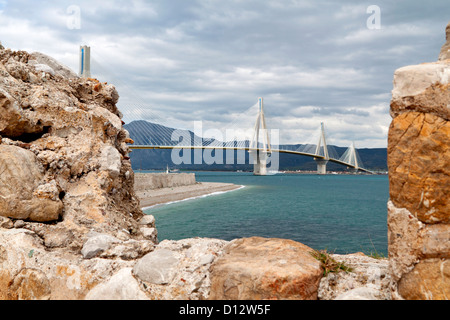 Patras-Brücke in Griechenland, Blick von der Burg von Rio Stockfoto