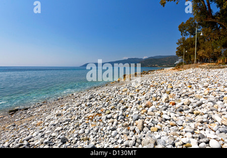 Strand in Kardamyli Village in Griechenland Stockfoto