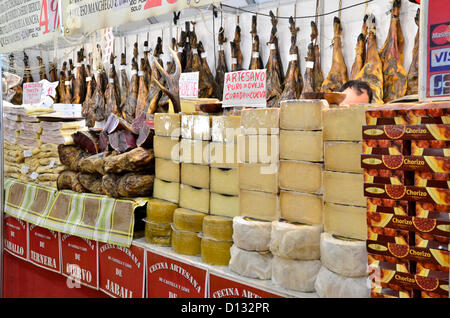 Barcelona, Spanien. 6. Dezember 2012. Starten Sie heute 6. Dezember Fair der Unbefleckten Empfängnis, in Sant Boi de Llobregat, in der Nähe von Barcelona. Es wird erwartet, um die 250.000 Menschen heute bis zum 8. Dezember. Es ist ein Handel, Viehzucht, Handwerk, Lebensmittel, landwirtschaftliche... Bildnachweis: Fco Javier Rivas Martín / Alamy Live News Stockfoto