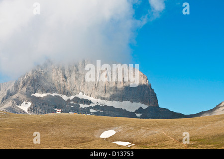 Olympos Berg in Griechenland. Der Thron des Zeus oder Stefani Peak und Plateau der Musen an der Spitze des Mt. Stockfoto