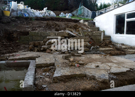 Ein Garten hinter dem Haus wird landschaftlich in Bath Somerset England UK Stockfoto