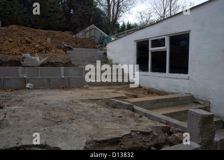 Ein Garten hinter dem Haus wird landschaftlich in Bath Somerset England UK Stockfoto