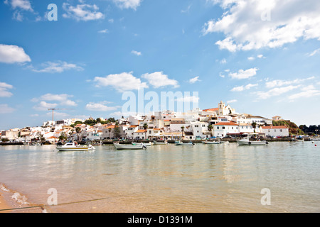 Blick über Ferragudo in der Algarve-Portugal Stockfoto