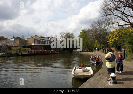 Regent es Canal im Basin City Road, London, Vereinigtes Königreich Stockfoto