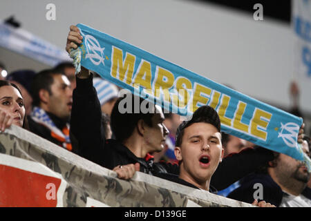 Zypern, Nicosia: Olympique Marseille-Fans während der Fußball-UEFA Europa League Gruppe C Spiel AEL Limassol FC Vs Olympique Marseille, am 6. Dezember 2012, bei der GSP-Stadion in Nikosia, Zypern Stockfoto