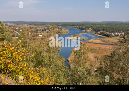 Flusses Ros von Mar'in Klippe im Herbst. Die Zentralukraine. Stockfoto