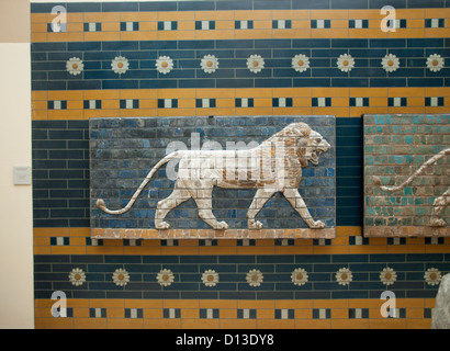 Istanbul Archäologie Museen, glasierte Fliesenbilder von der Prozession Straße und Ischtar-Tor von Babylon Stockfoto