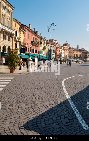 Italien, Veneto, Verona, Piazza Bra Platz Stockfoto