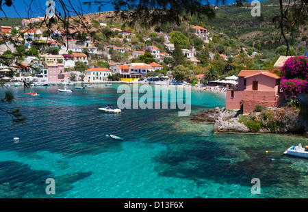 Traditionelles Fischen Dorf Assos auf der Insel Kefalonia in Griechenland Stockfoto