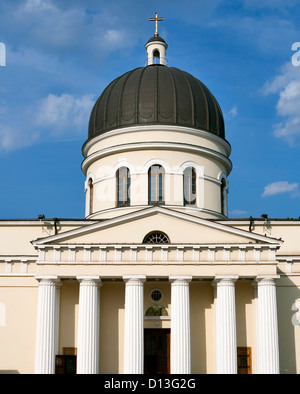 Die Kathedrale von Christi Geburt ist die Hauptkirche der russischen orthodoxen Kirche in Downtown Chisinau, Moldawien. Stockfoto