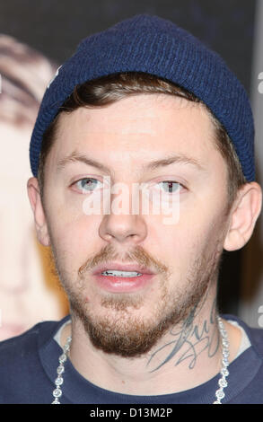 PROFESSOR GREEN PROFESSOR GREEN X PUMA-KOLLEKTION. SIGNING LONDON ENGLAND UK 6. Dezember 2012 Stockfoto