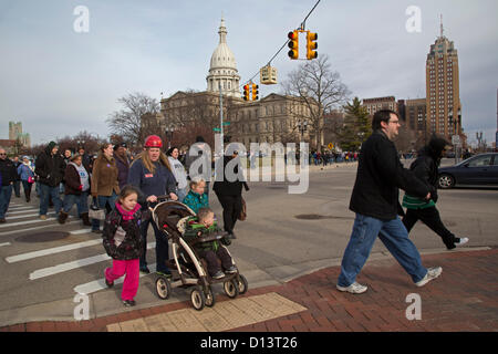 Lansing, Michigan - Gewerkschaftsmitglieder sammelten sich an das State Capitol, plötzliche "Recht auf Arbeit" Gesetzgebung unterstützt durch republikanische Gesetzgeber und Gouverneur Rick Snyder zu protestieren. Stockfoto