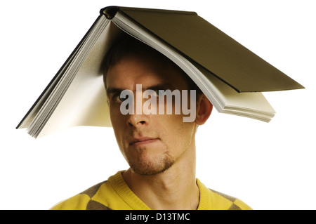 Mann mit offenen Buch über Kopf auf weißem Hintergrund Stockfoto