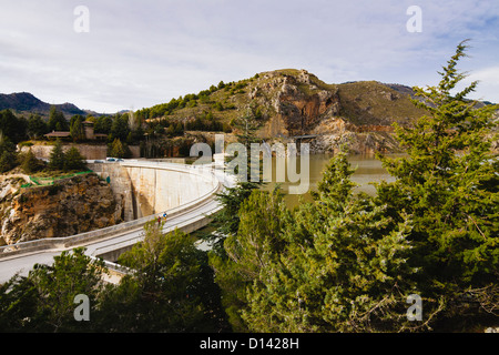 Quentar Reservoir Staudamm Wasserkraftwerk. Granada, Spanien Stockfoto