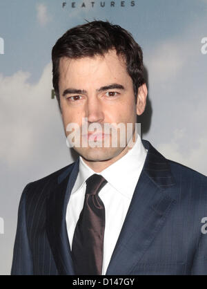 RON LIVINGSTON versprach LAND PREMIERE WEST HOLLYWOOD Kalifornien USA 6. Dezember 2012 Stockfoto