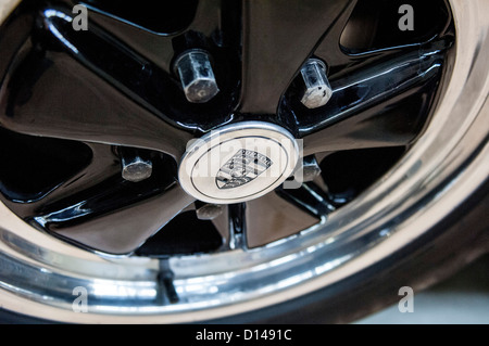 Oldtimer Porsche-Detail - Fuchs-Felge Stockfoto