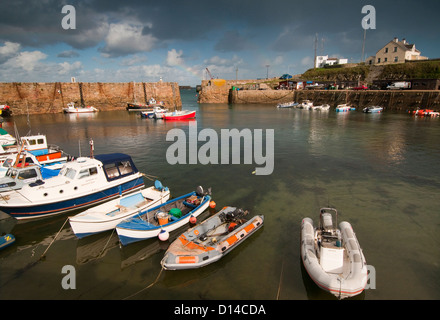 Braye Hafen auf Alderney, Kanalinseln Stockfoto