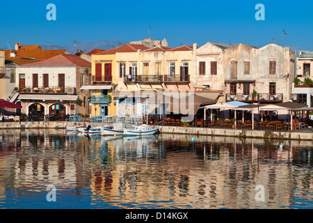 Rethymnon-Stadt und den alten venezianischen Hafen auf der Insel Kreta in Griechenland Stockfoto