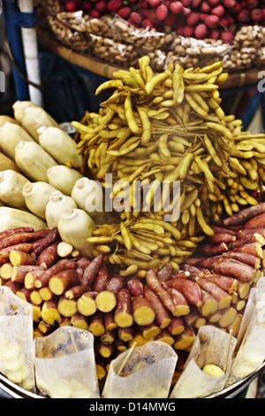 Gemüse zum Verkauf auf Markt Stockfoto