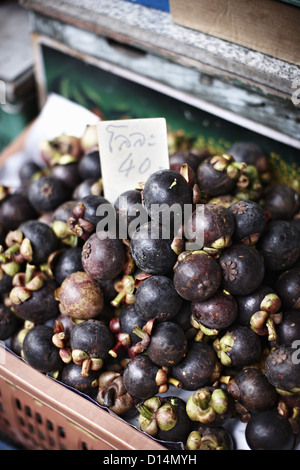 Mangostan-Frucht zum Verkauf auf Markt Stockfoto