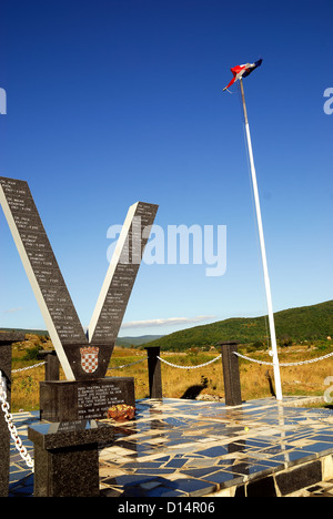 Kroatien, Otocac: 133. kroatischen Regiment Denkmal. Ex-Jugoslawien-Krieg (19911995). Stockfoto