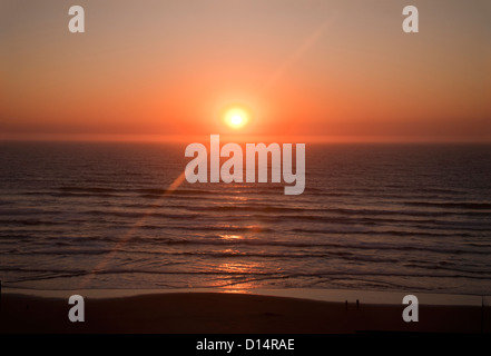 Sonnenuntergang über der Küste von Oregon in den USA Stockfoto