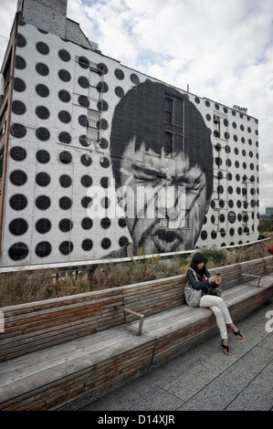 Wandbild von Künstler JR, High Line, Meatpacking District, NYC, USA Stockfoto