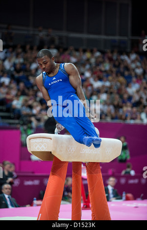 John Orozco (USA) im Wettbewerb am Pauschenpferd, während die Männer Team Gymnastik Qualifikation bei den Olympischen Sommerspielen Stockfoto