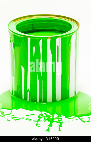 Kann mit einer leuchtend grünen Farbe Stockfoto