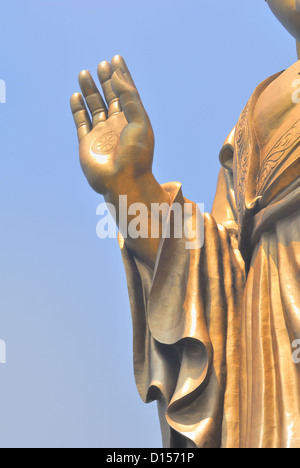 Der große Buddha am Lingshan - Ling Shan liegt im Süden des Berges Longshan; einer der größten Buddha-Statuen. Stockfoto