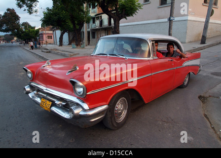 Santiago De Cuba, Kuba, roten Chevrolet Bel Air aus den 50er Jahren Stockfoto