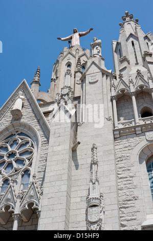 Barcelona, Spanien: Fassade des Expiatory Kirche des Heiligsten Herzens Jesu in Tibidabo Hügel Stockfoto