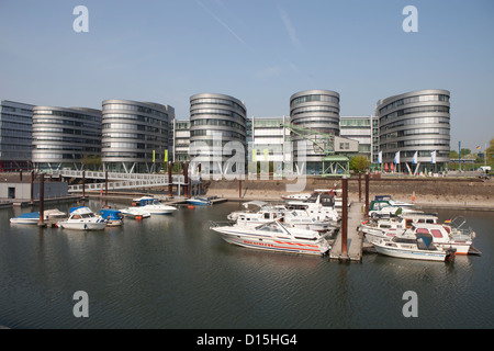 Duisburg, Deutschland, fünf Boote und Marina Stockfoto