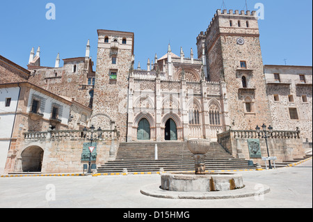 Guadalupe, Spanien: Königliche Kloster von Santa Maria de Guadalupe befindet sich in der Plaza Mayor von Guadalupe, Provinz Cáceres Stockfoto